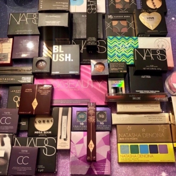 ‼️NEW‼️ HIGH END MAKEUP MYSTERY BOX - Picture 2 of 8